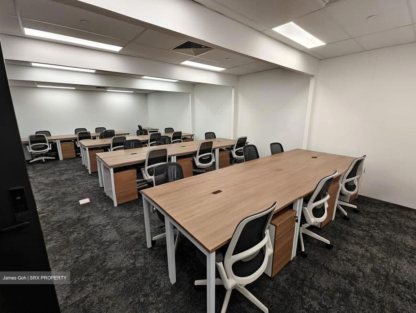 Robinson 77 (D1), Office #607307621